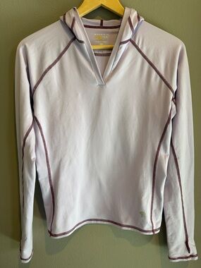 Mountain Hardwear Lavender Pullover Hoodie Tee with Maroon Stitching